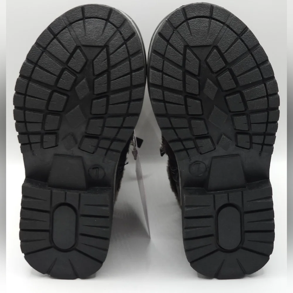 RUGGED BEAR girls size 7 black with faux fur low top‎ boots